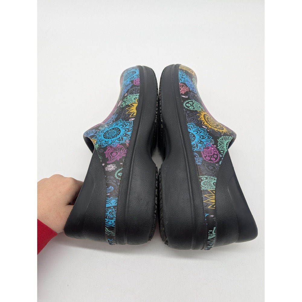Colorful Patterned Women's Clogs - Picture 7 of 10